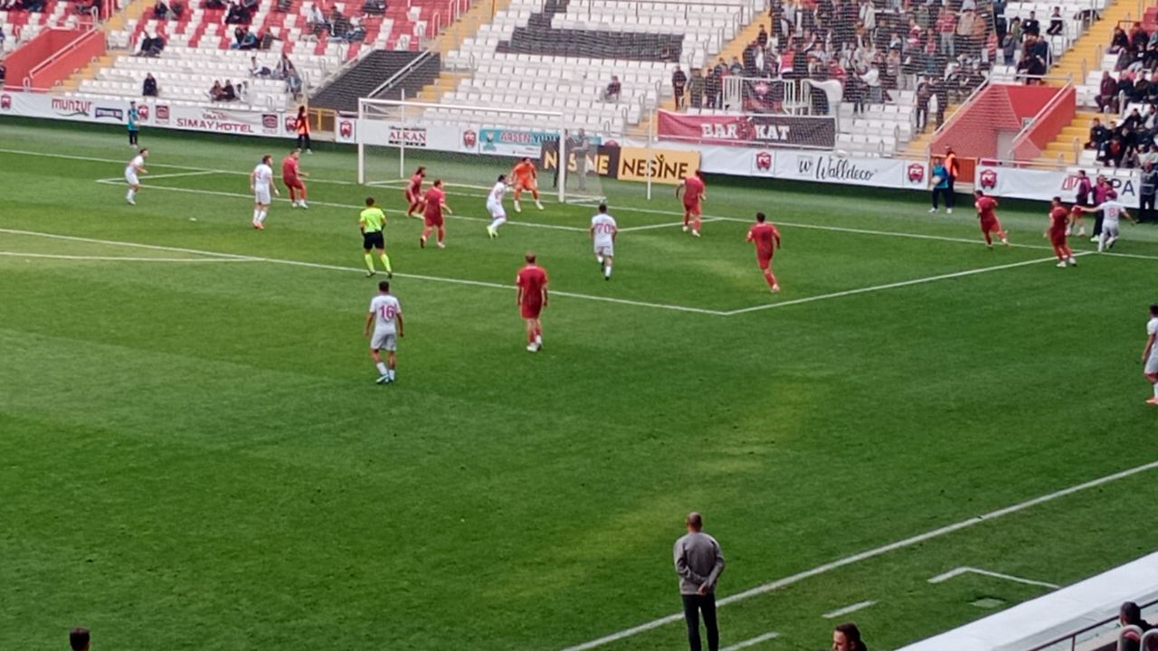 Erzincanspor-0  Isparta 32 spor-0