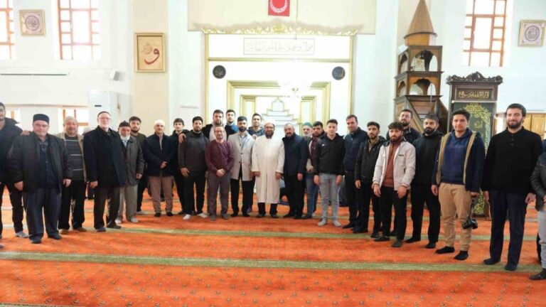 “Sabah Namazı ve Gençlik Buluşması”  Camii Kebir Camii’nde başladı