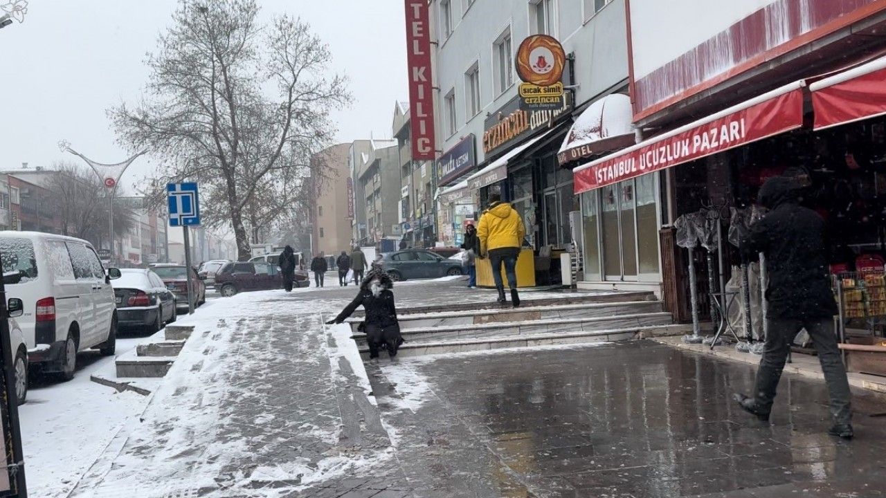 Kar ve Buzlanma Düşmeye Bağlı Kırık Vakalarını Artırdı