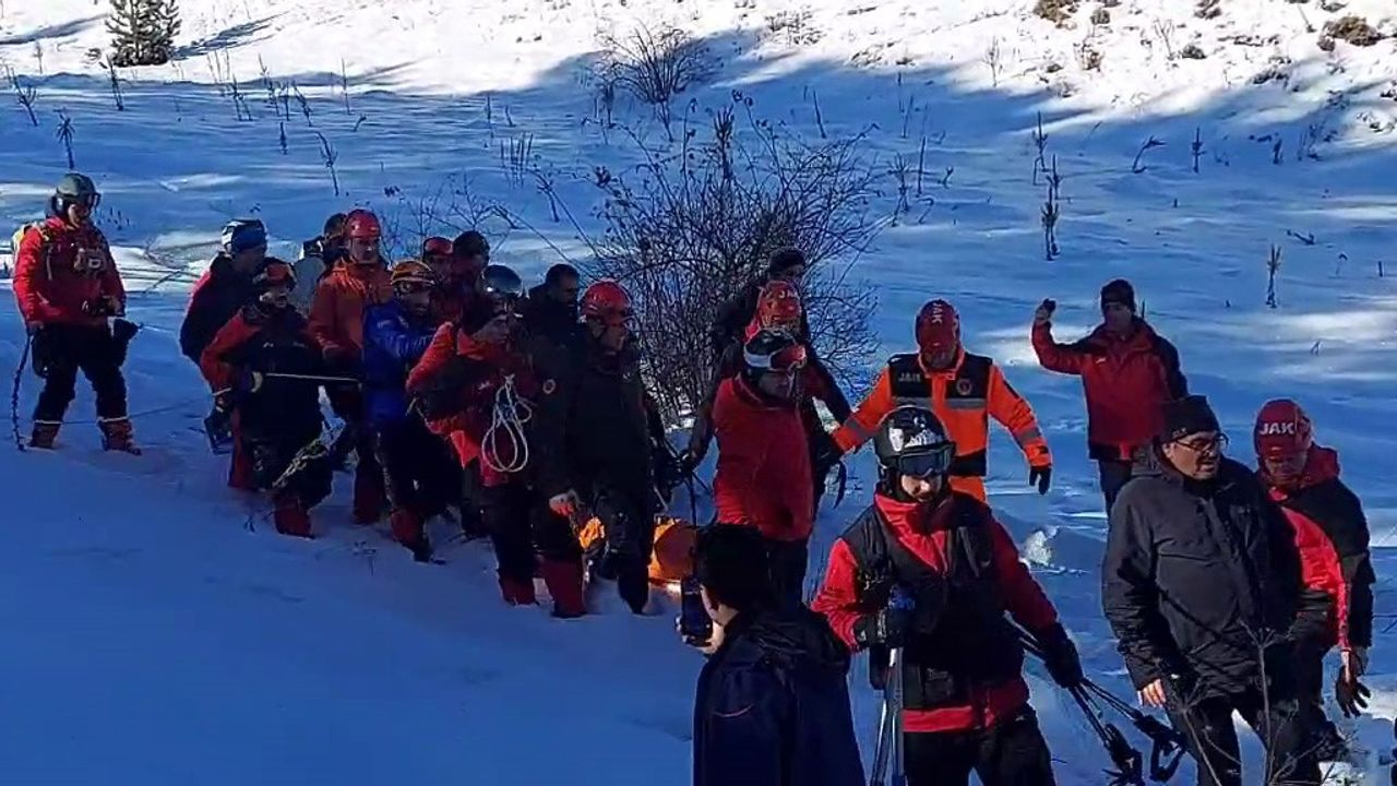 Palandöken’de Çığ Düştü; 1 Kişi Öldü, 3 Kişi Yaralandı