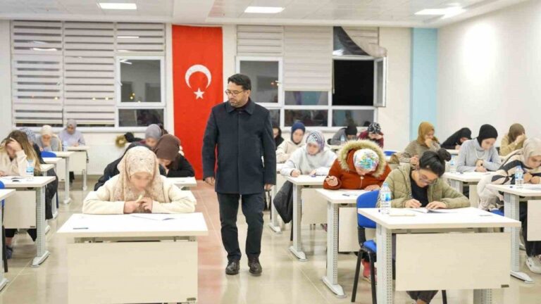 “Umre Ödüllü Gençlik Bilgi Yarışması” Düzenlendi