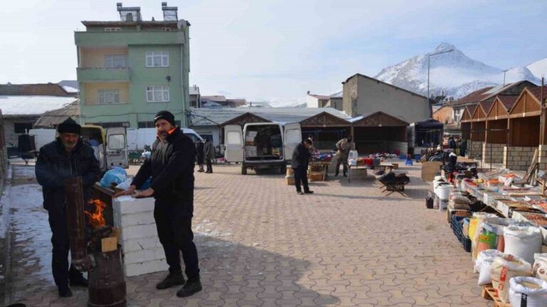 Soğuk Hava Pazar Esnafını Vurdu