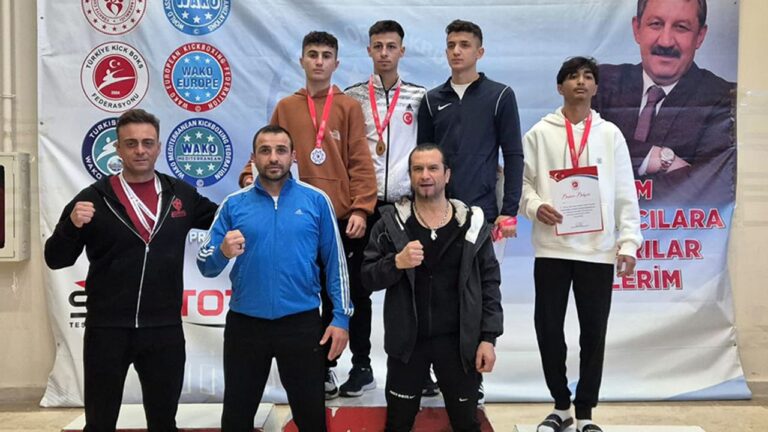 Mert Berat Örnek Kick Boks’ta Türkiye 2. Si Oldu