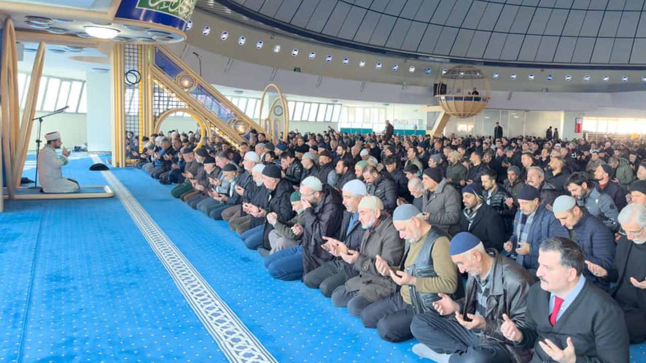 Mevlid ve 41 Hatim Programı Düzenlendi