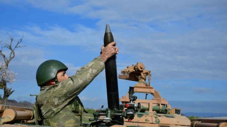 59’uncu Havan ve Topçu Eğitim Tugay Komutanlığı’nda Havan Atışları Yapıldı