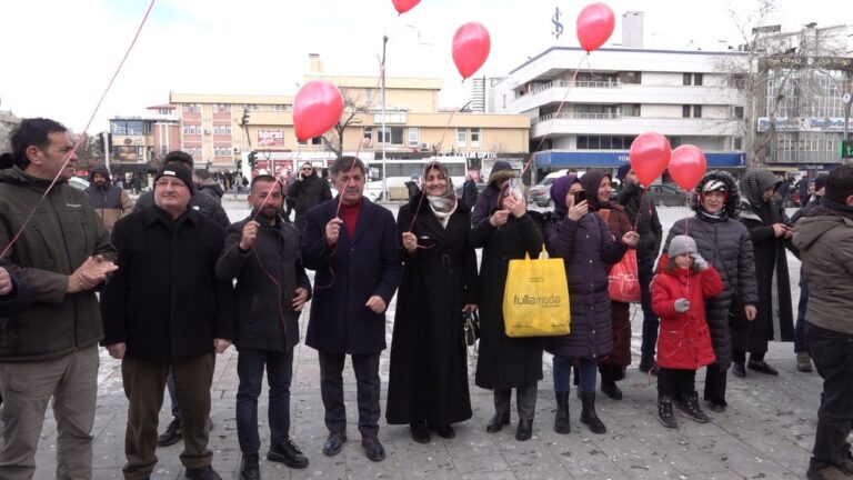 Alparslan Bebek İçin Gökyüzüne Balonlar Bırakıldı