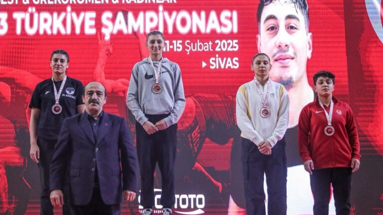 Bir Türkiye Şampiyonluğu, Üç Türkiye 3.lüğü Elde Ettiler