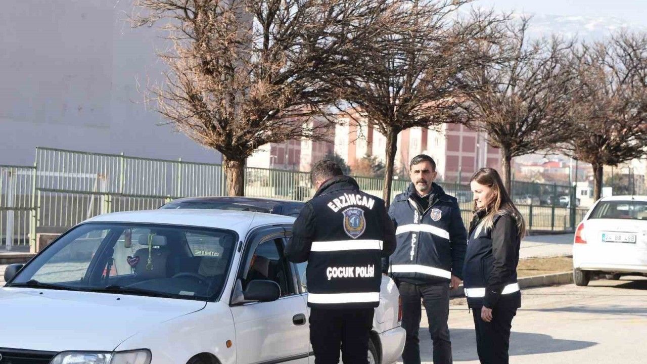 Erzincan Emniyeti Çocuk ve gençler için sahada