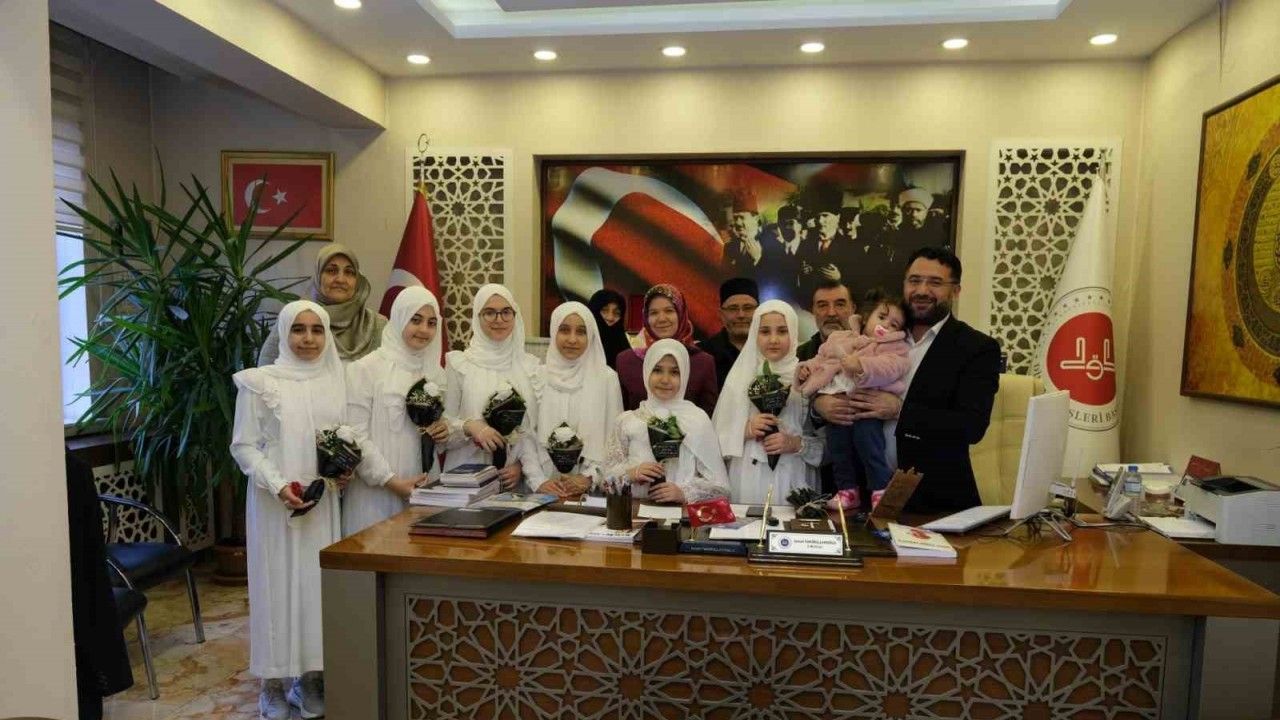 Hafızlık öğrencileri umre ile ödüllendirildi