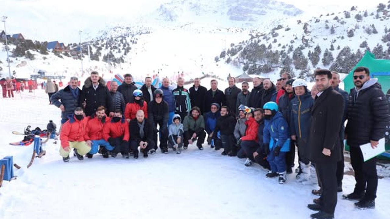 Kemahlılardan Ergan’da Kış Festivali