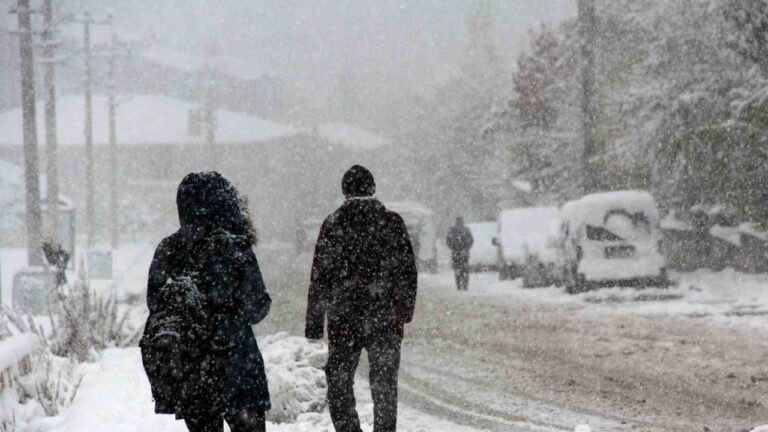 Otlukbeli ve Çayırlı buz tuttu