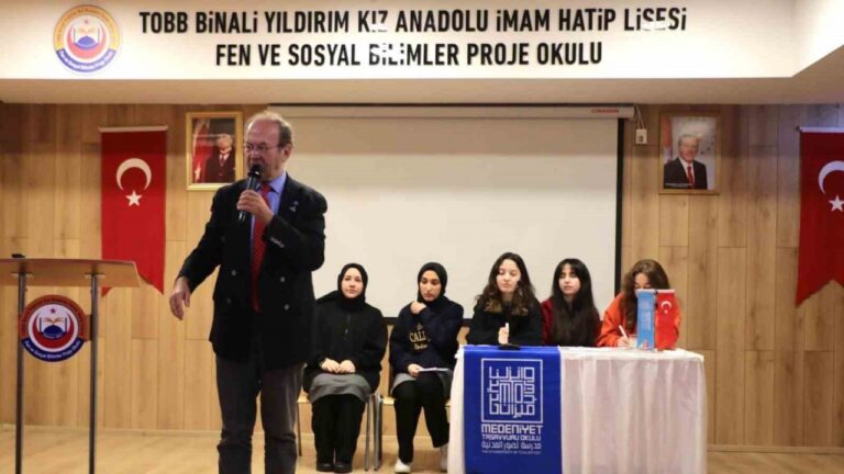 Yusuf Kaplan Erzincan’da Öğrencilerle Buluştu