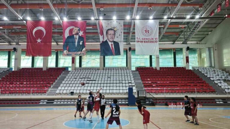 23 Nisan Basketbol İl Birinciliği Müsabakaları Düzenlendi