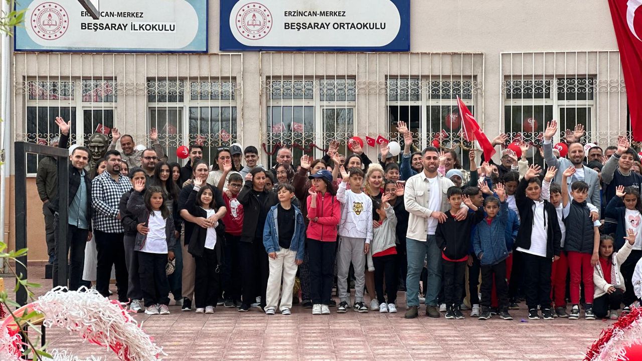 Erzincan Beşsaray Köyü İlkokulu’nda 23 Nisan Coşkusu
