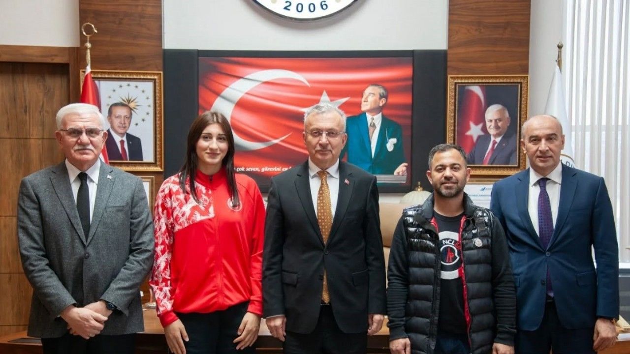 Avrupa Şampiyonundan Rektör Levent’e Ziyaret