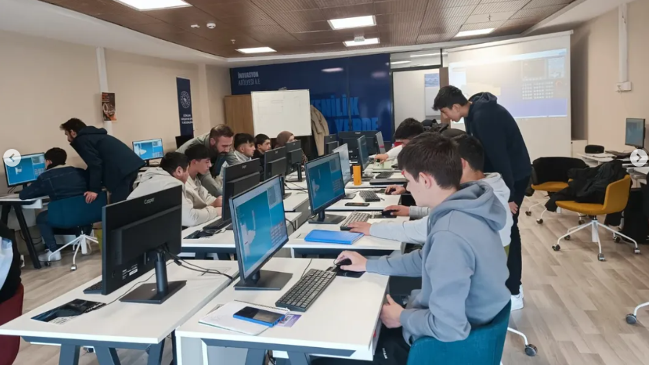 Erzincan’da CNC Operatörlüğü Eğitimi Tüm Hızıyla Sürüyor