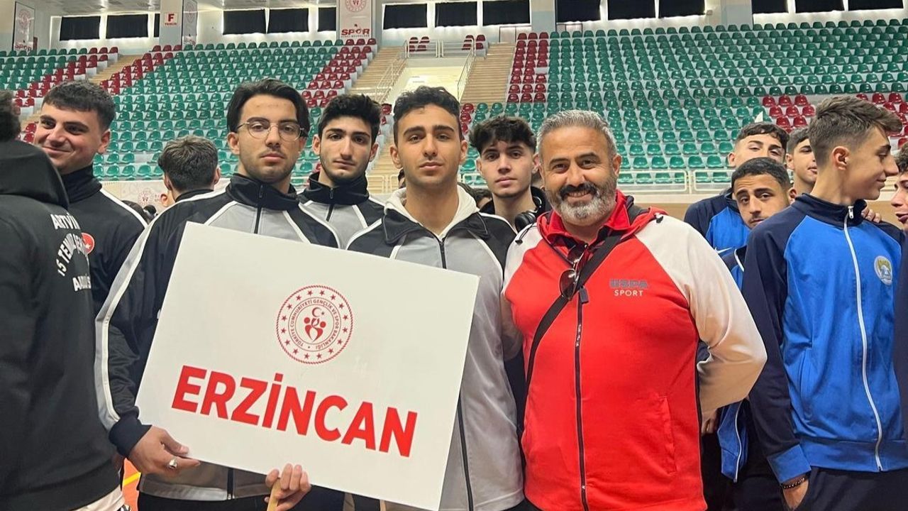 Erzincan Fen Lisesi Futsal’da yarı finalde