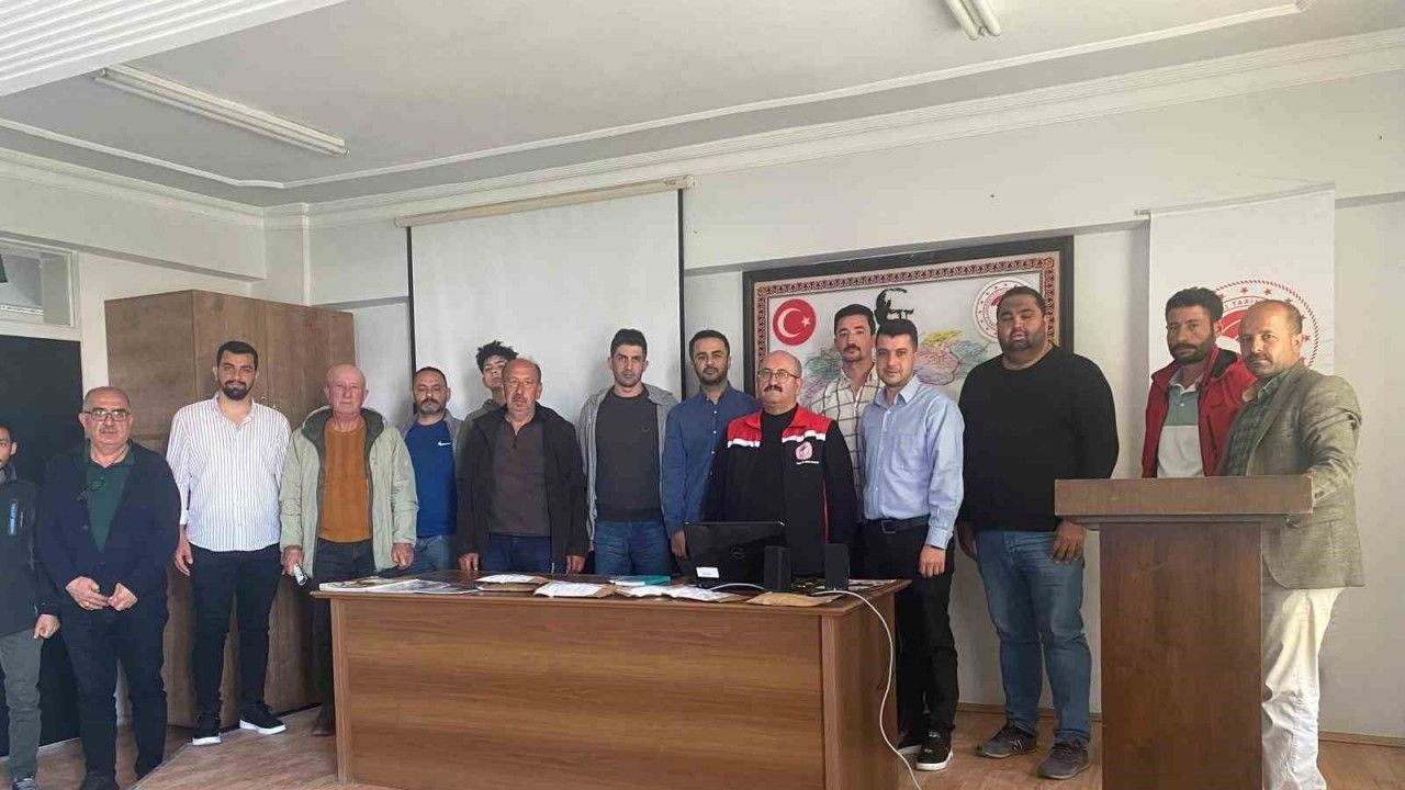 Erzincan’da Feromon Yayıcı Kapsül Dağıtıldı