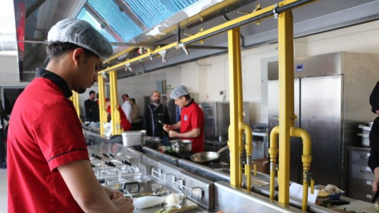 Ödüllü yemek yarışmasında coğrafi tescilli ürünleri sergilediler