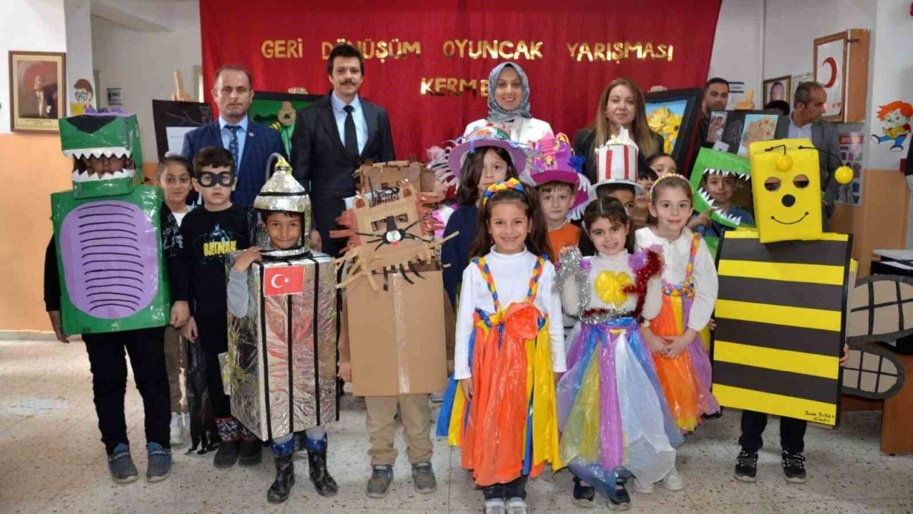 Tercan’da Geri Dönüşüm Oyuncak Yarışması Düzenlendi