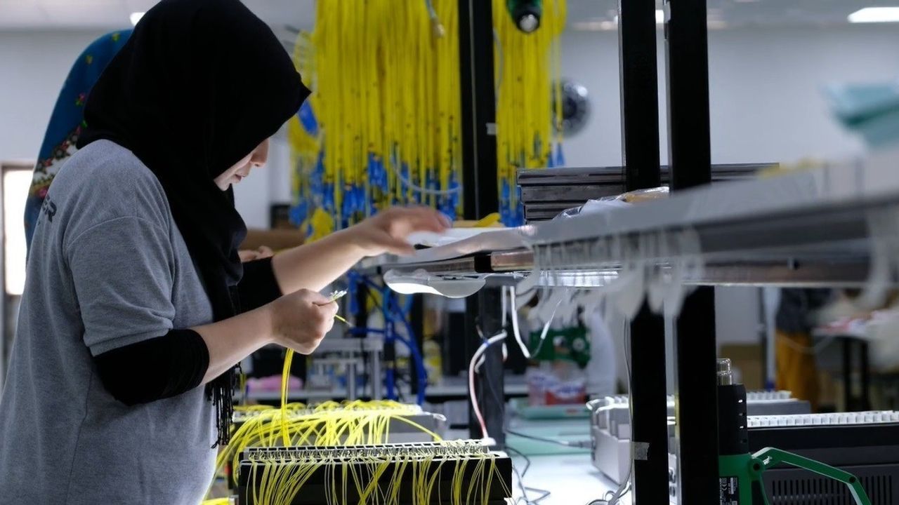 Ücretli çalışan sayısı yıllık yüzde 1,1 arttı