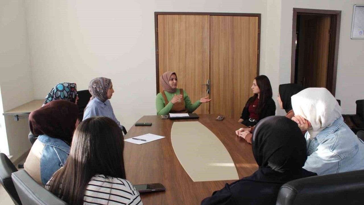 Üniversiteli Gençlere Empati Atölyesi Düzenlendi