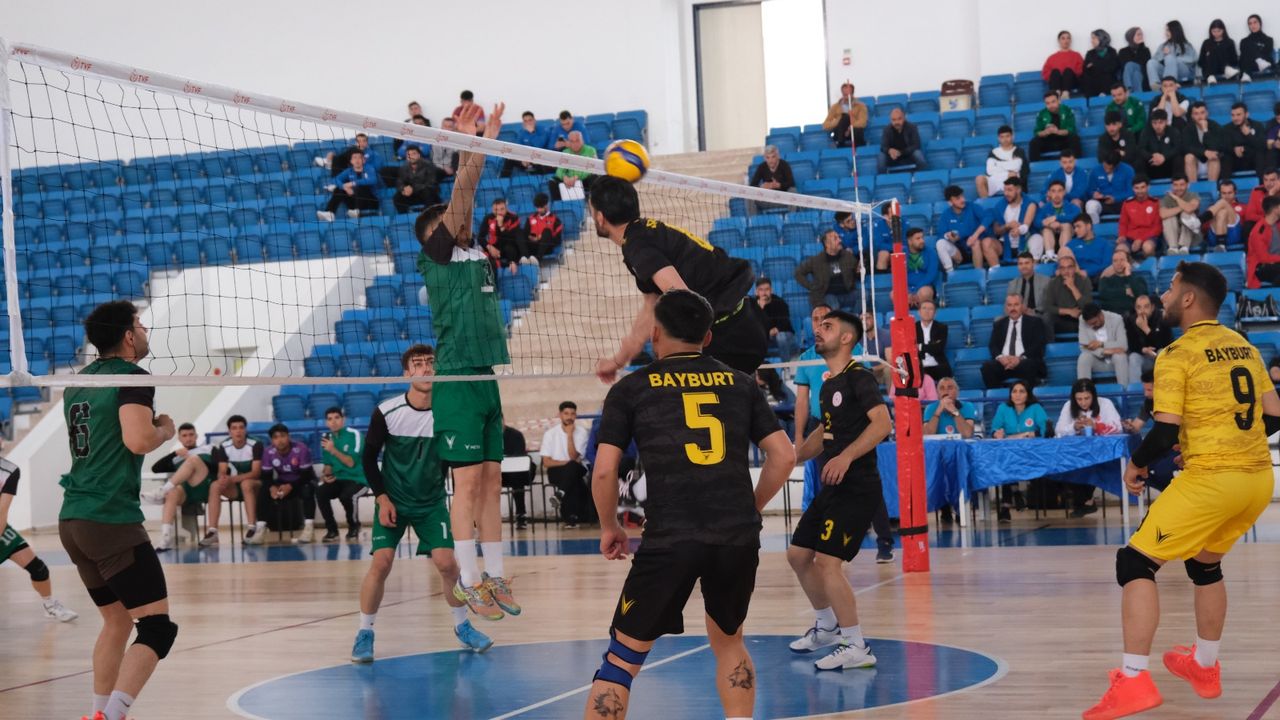 Erzincan’da 11 ilden 110 Sporcu Voleybol Yurtlig Finalleri İçin Yarışıyor