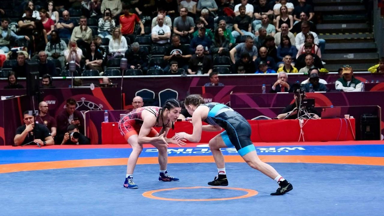 Milli Güreşçi Kamaloğlu Gümüş Madalya Kazandı