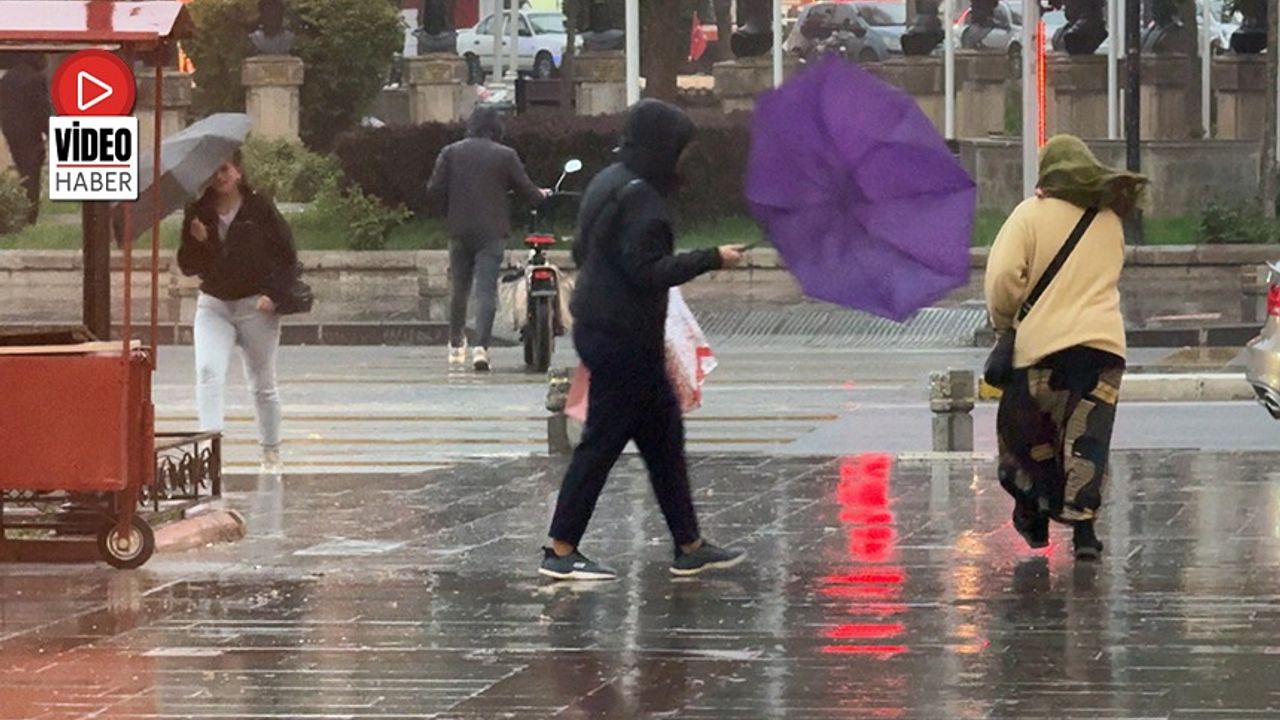 Erzincan Dörtyol’da Fırtına ve Kuvvetli Yağış Etkili Oldu