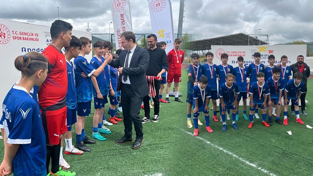 Erzincan ANALİG Erkek Futbol Takımı Grup Şampiyonu