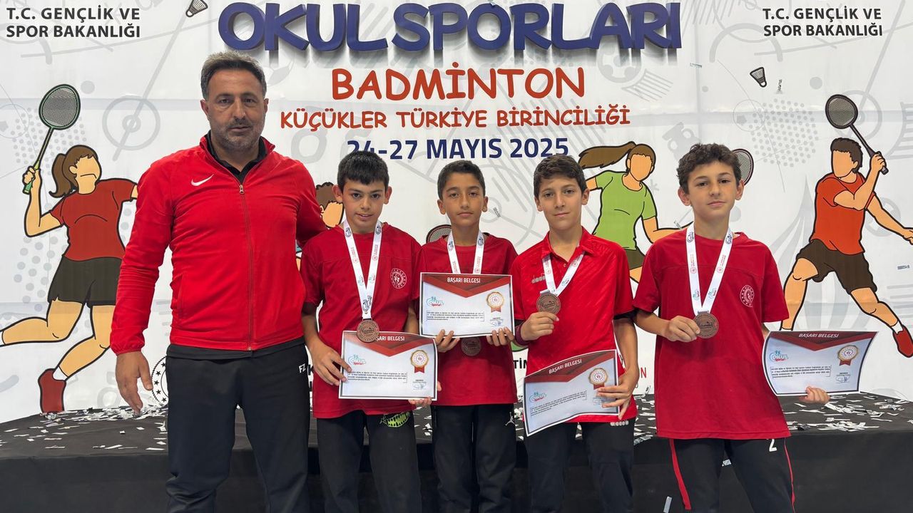 Badminton Takımımız Türkiye Dördüncüsü Oldu