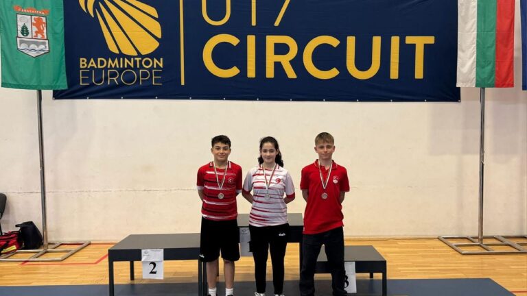 Erzincanlı Badmintonculardan Bulgaristan’da Madalya Yağmuru