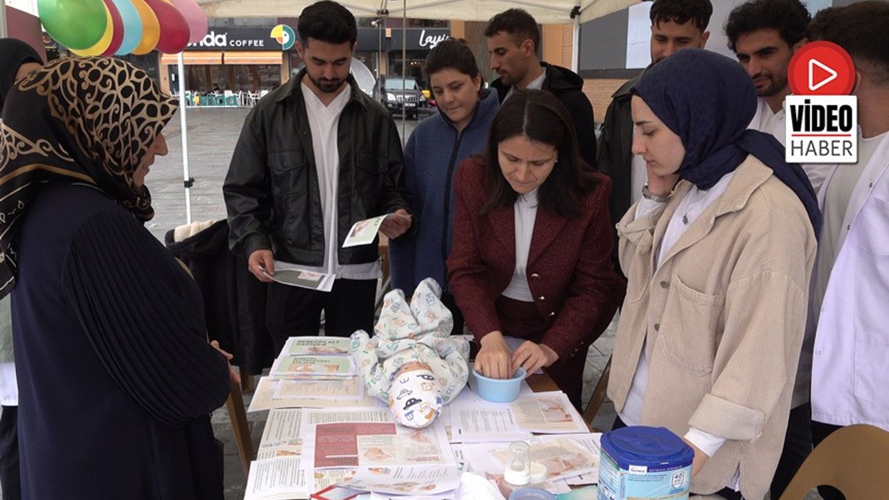 Annelere ve Anne Adaylarına Yeni Doğan Bebek Bakımı Eğitimi Veriliyor