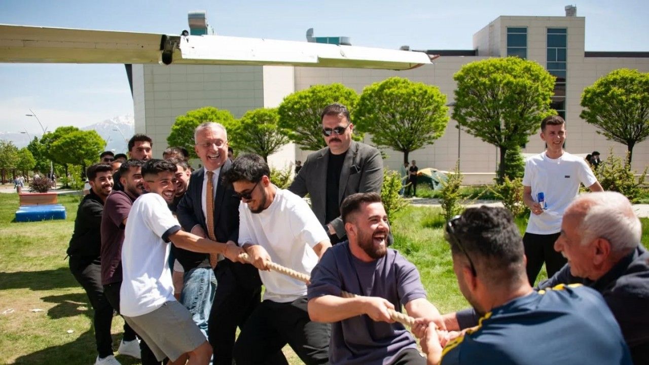 EBYÜ’de Bahar Şenlikleri Coşkusu Sürüyor