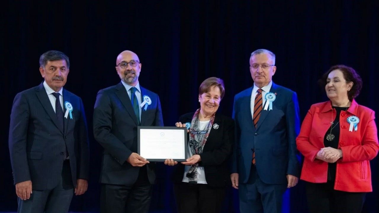 Eczacılık Fakültesi Akreditasyon Belgesi Töreni Düzenlendi