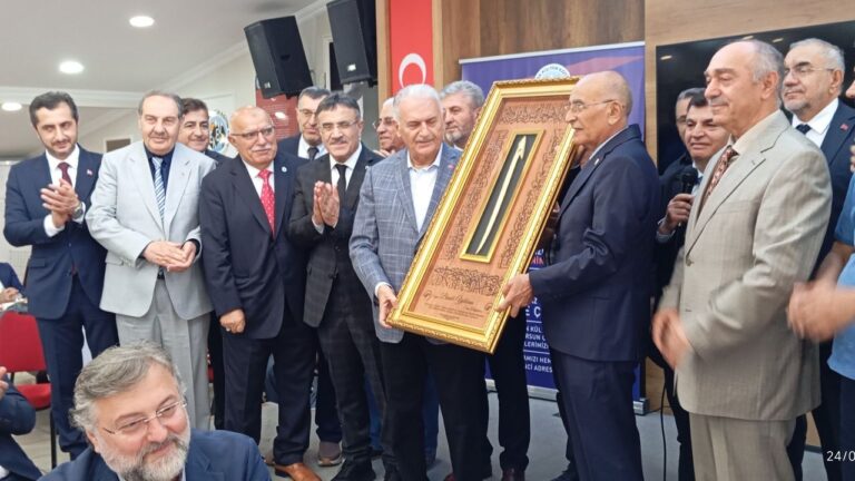 EKEV Burs Bağışçılarına Teşekkür Belgesi Verildi