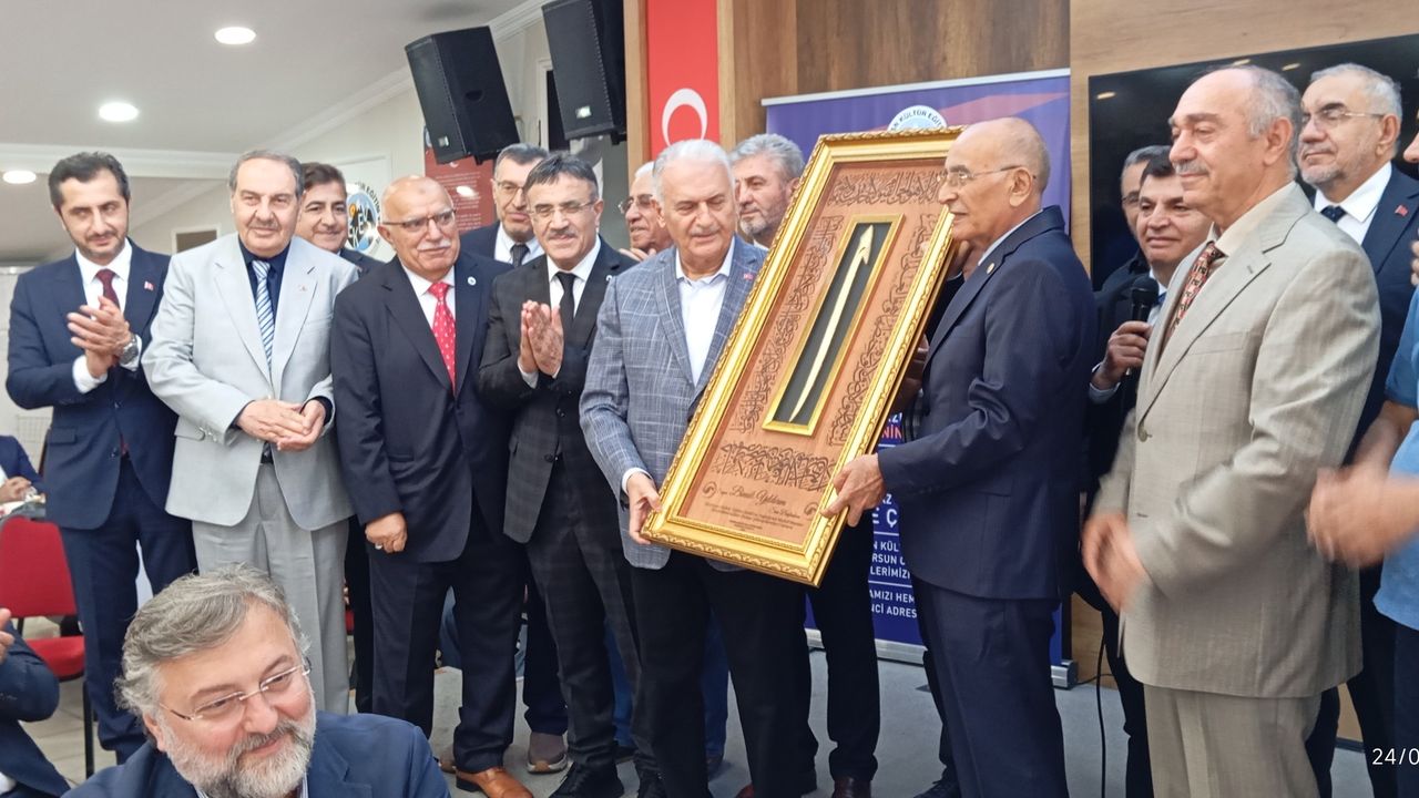 EKEV Burs Bağışçılarına Teşekkür Belgesi Verildi