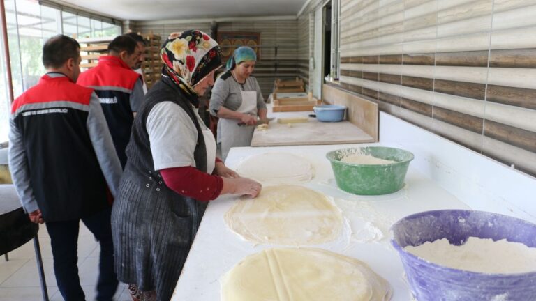 Karakaya’da Erişte- Kadayıf- Mantı Üretiyorlar
