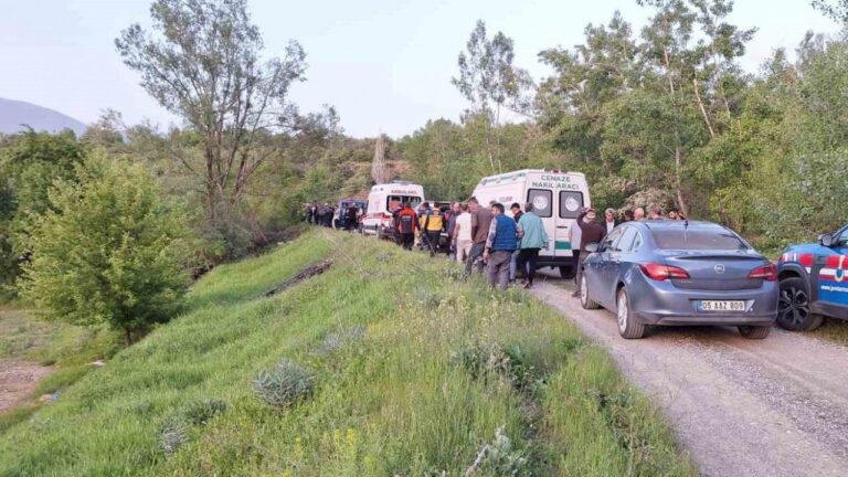 Erzincan’da Devrilen Traktörün Altında Kalan Sürücü Hayatını Kaybetti
