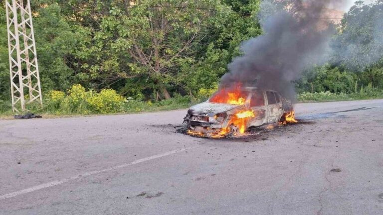 Erzincan’da Otomobil Alev Alev Yandı