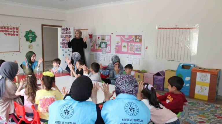 Gönüllü Öğrencilerden ’Hayata Renk Kat’ Projesi