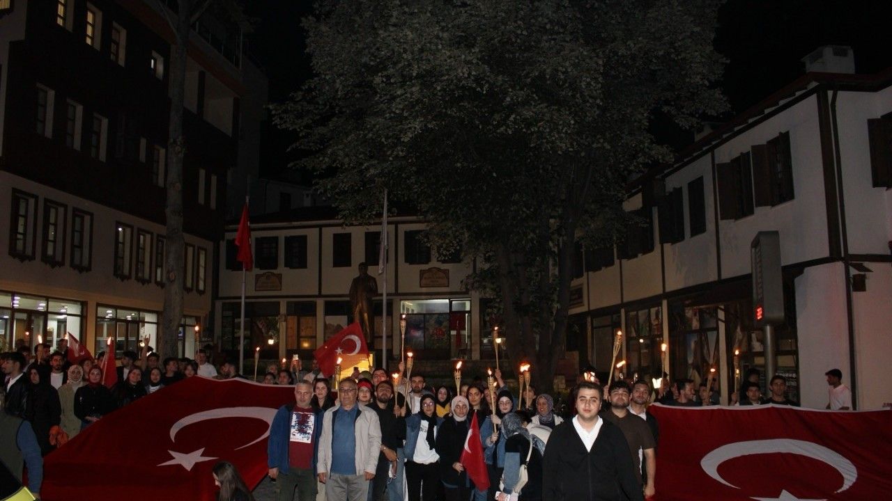 Kemaliye’de Fener Alayı ve Gençlik Yürüyüşü düzenlendi