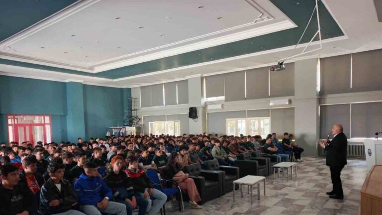 Liseli Gençlere Yönelik ’Aile ve Mahremiyet’ Semineri