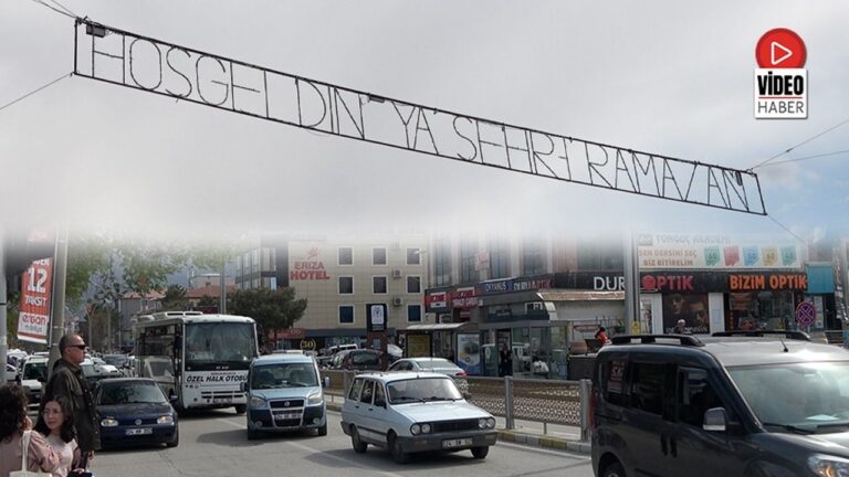 Ramazan Gitti, Mahya Kaldı; Dört Yolda Gözden Kaçan Detay…