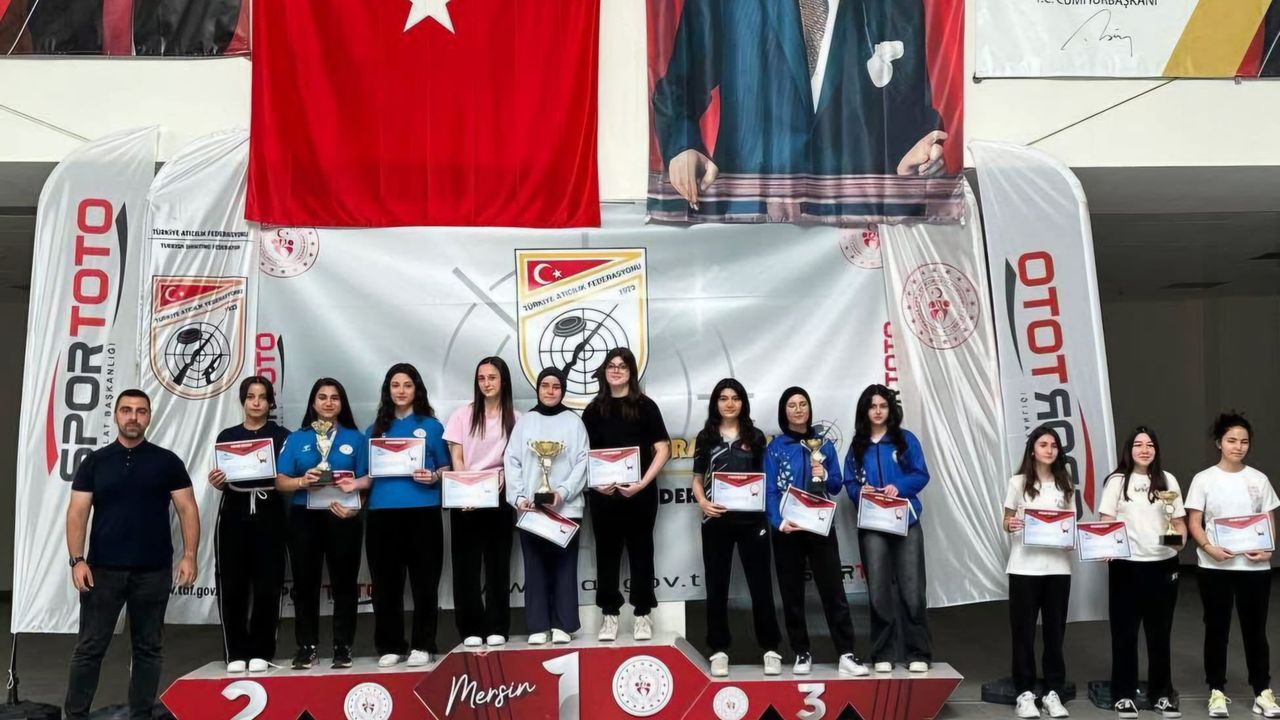 Erzincanlı Sporculardan Madalya Yağmuru