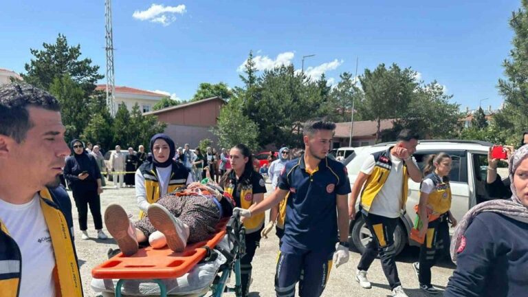 Öğrencilerden gerçeğini aratmayan tatbikat