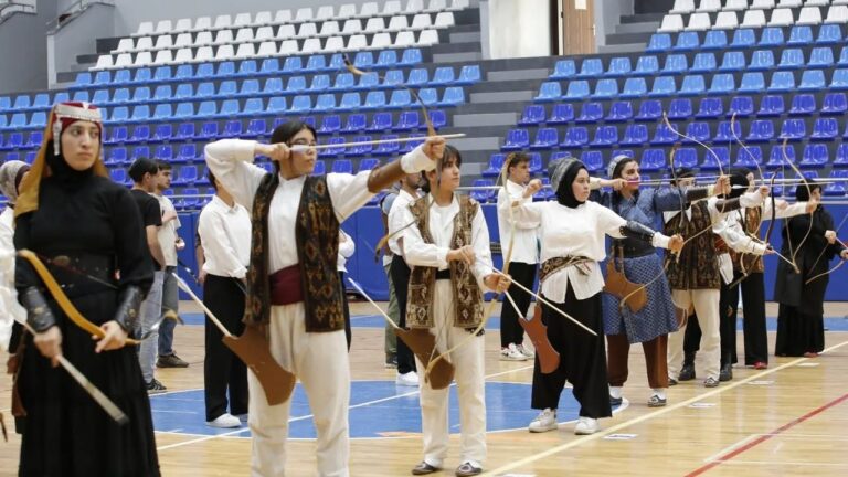 EBYÜ Öğrencileri Okçulukta 2. lik Elde Etti