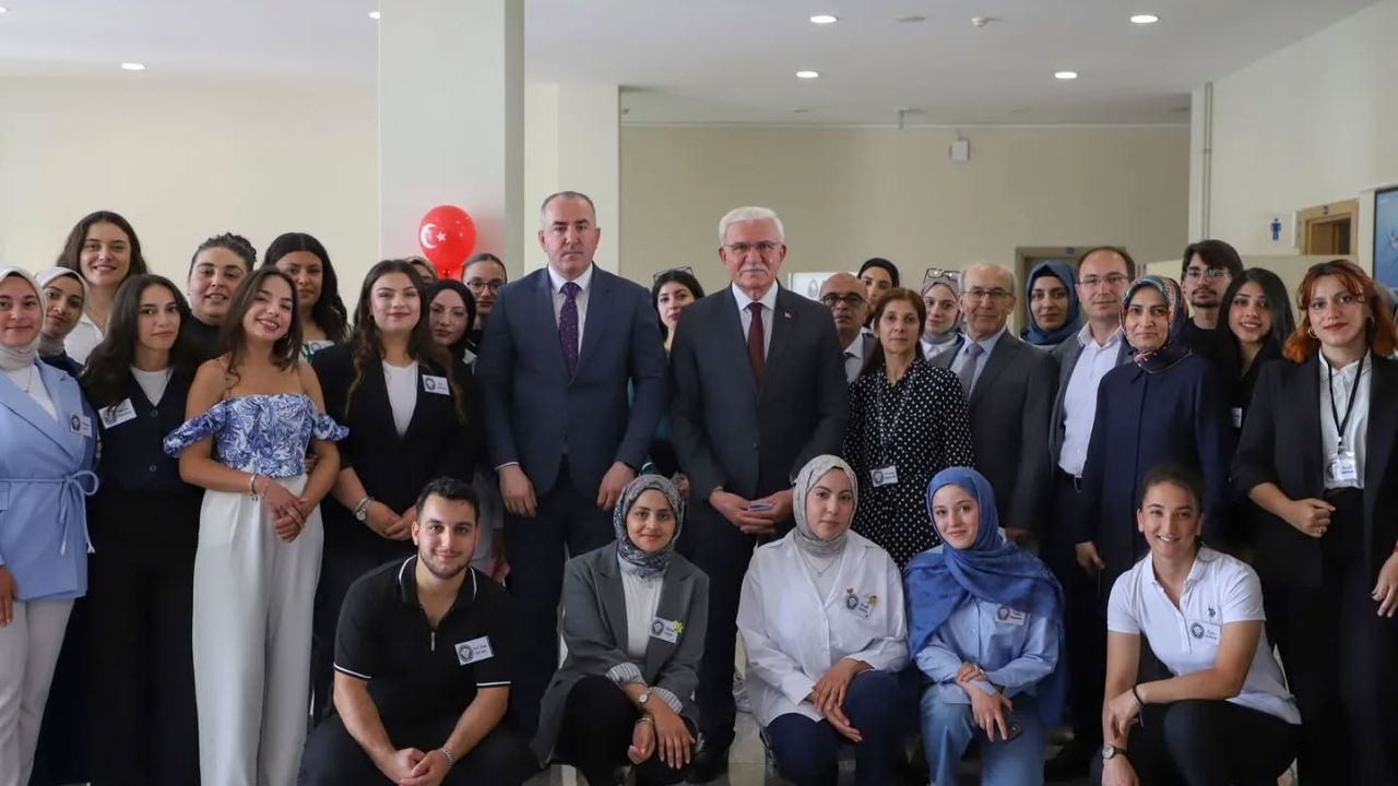 EBYÜ Sağlık Yönetimi Öğrencilerinden “Bir Fikrim Var!” Sergisi