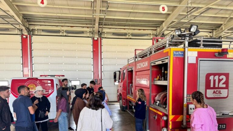 Sivil Savunma ve İtfaiyecilik Programı Öğrencilerinden İtfaiyeye Ziyaret