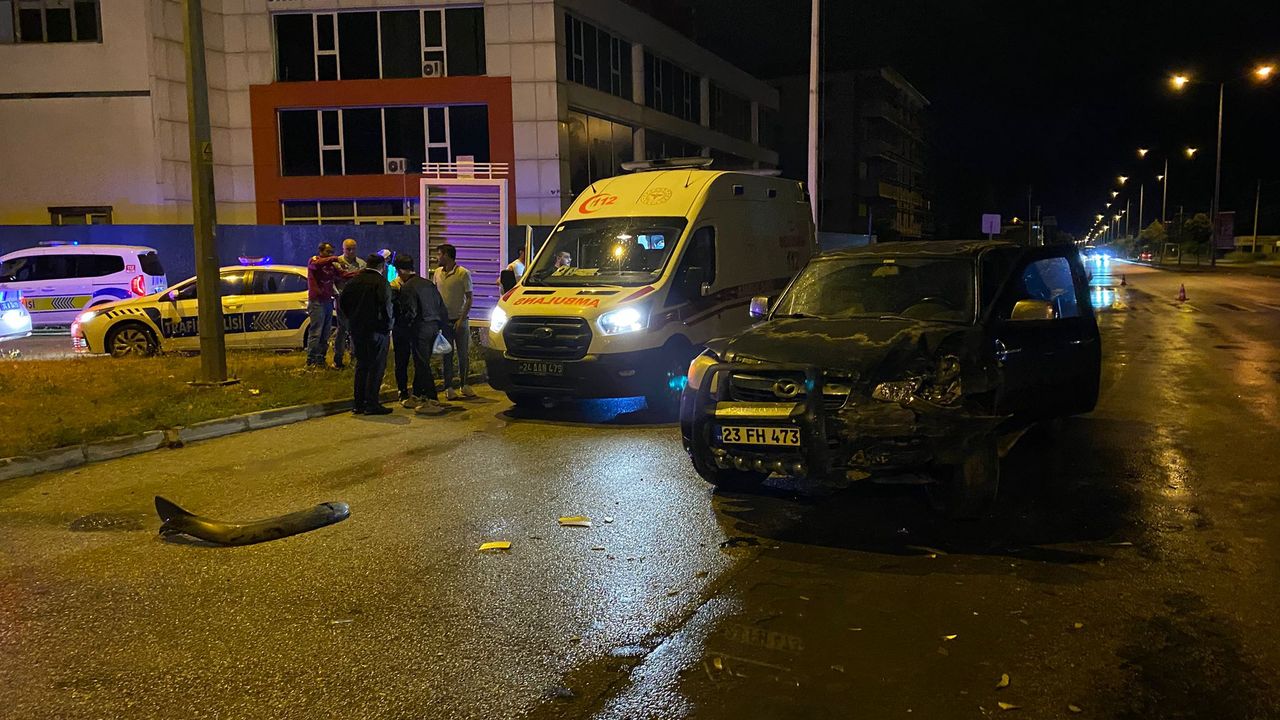 Ulalar TOKİ Kavşağında Kaza; 1 Yaralı